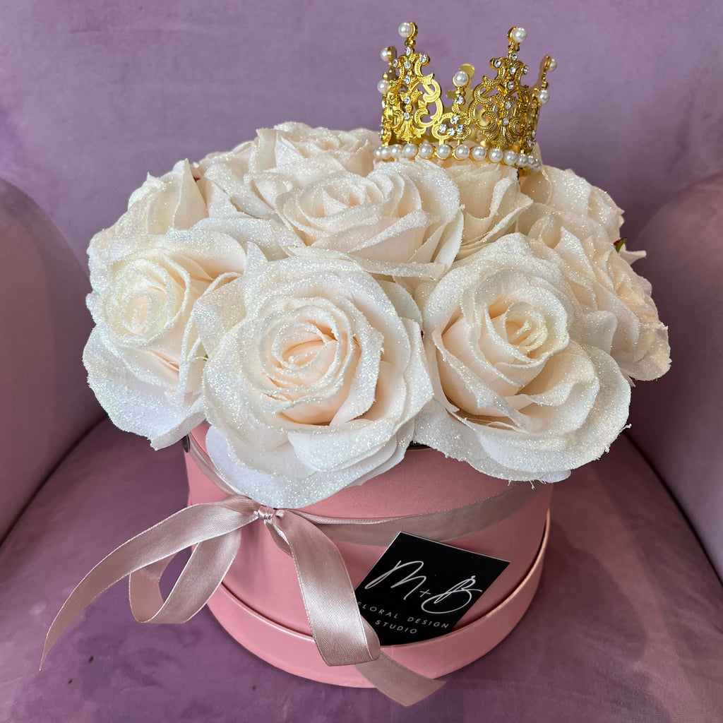 Silk Rose Hat Box | Thorngumbald & Hedon Florist | Hull Fresh Flower Delivery near me