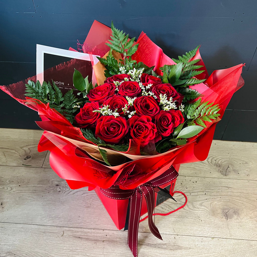 Christmas Kisses | Thorngumbald & Hedon Florist | Hull Fresh Flower Delivery