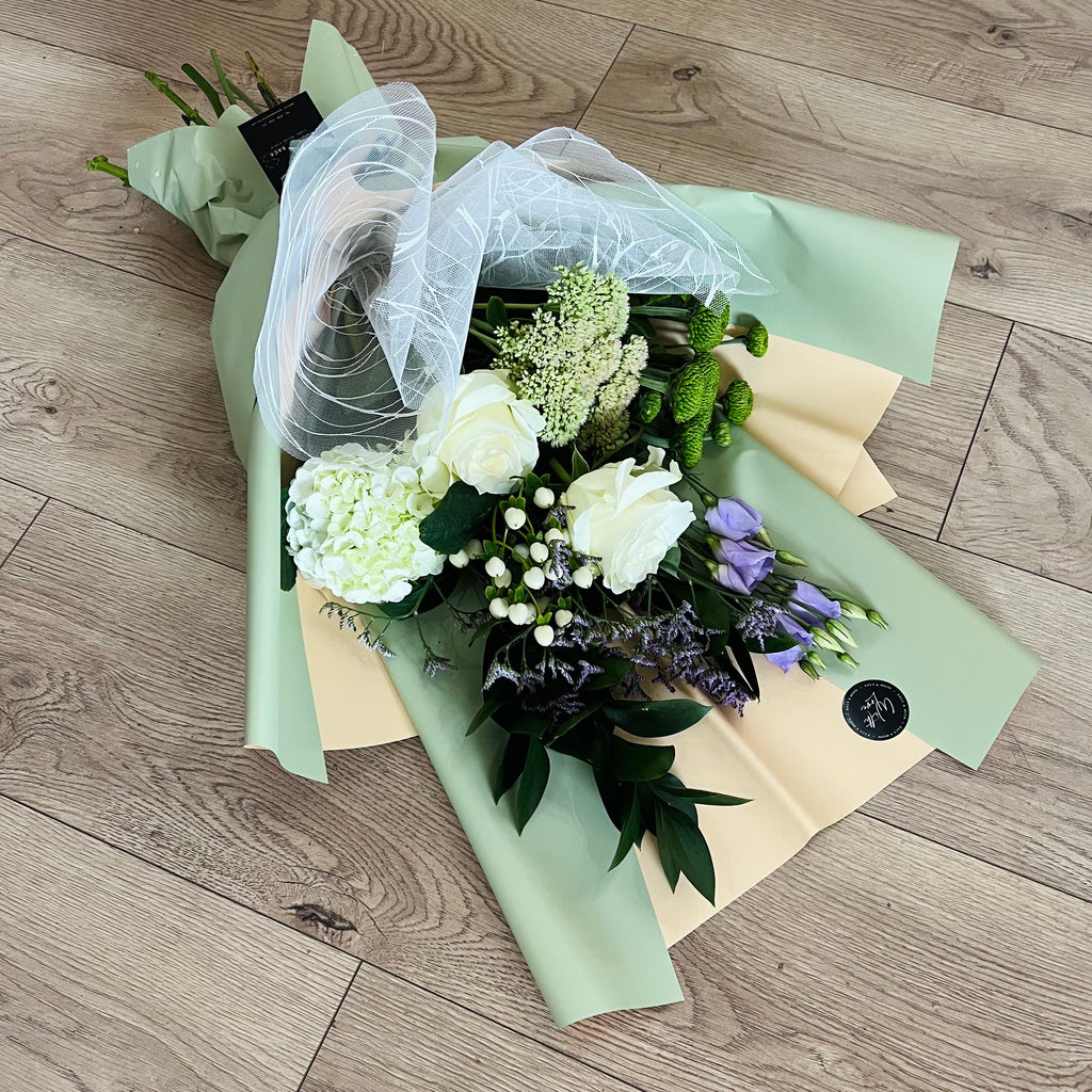 Neutral Hand Tied Bouquet | Thorngumbald & Hedon Florist | Hull Fresh Flower Delivery